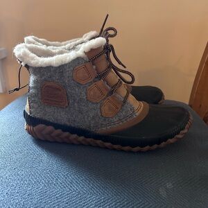 Sorel out and about boots